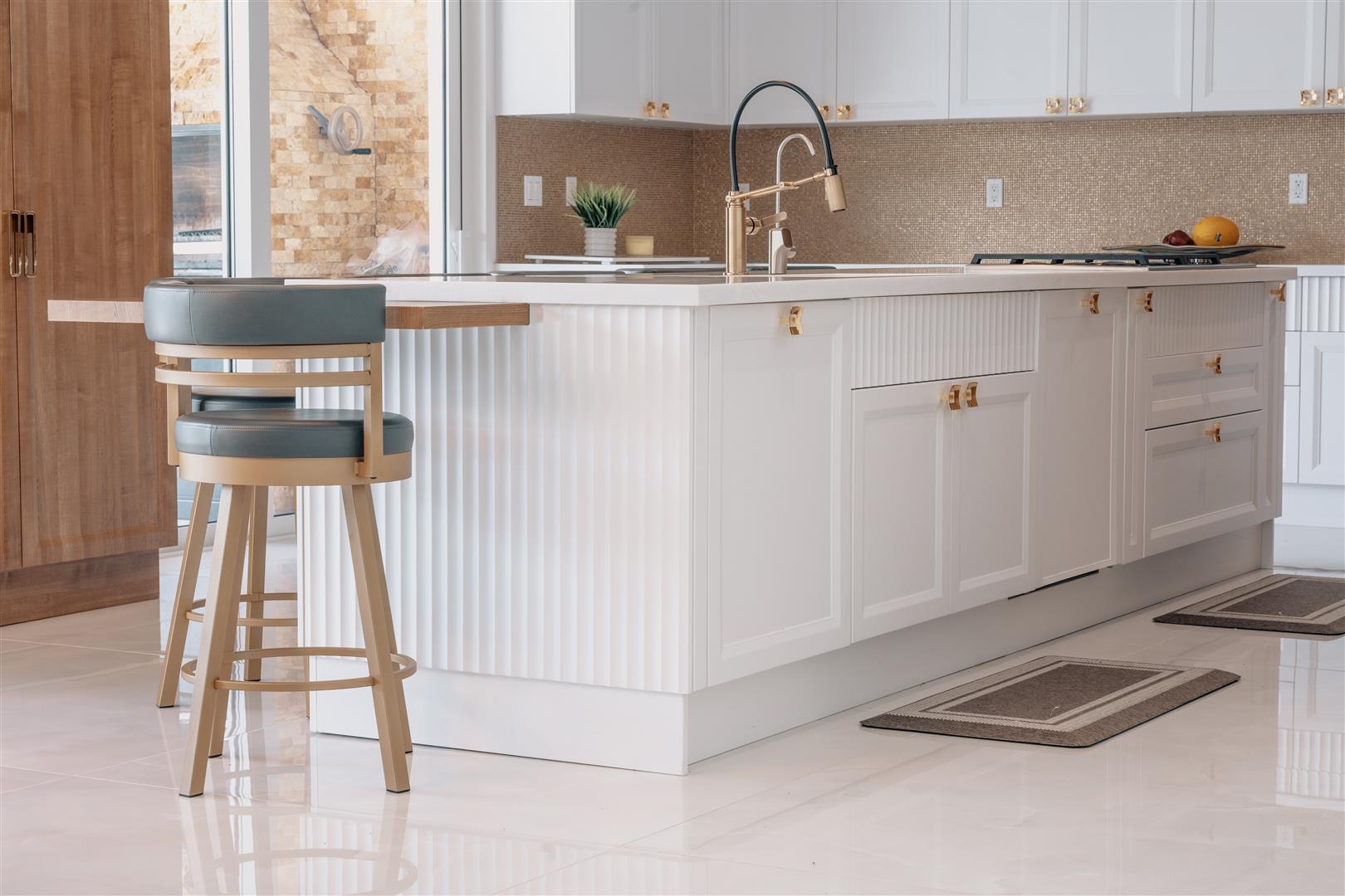 Hollywood Ridge Farms HighEnd Vanity Designers and Custom Kitchen