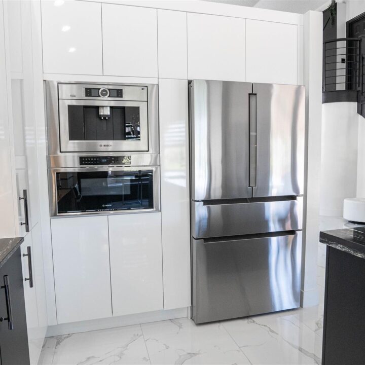 A Pembroke Pines kitchen featuring stainless steel appliances.