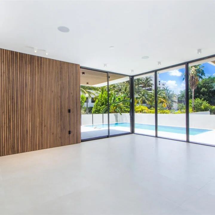 Wall panel and door design Dcassa Miami